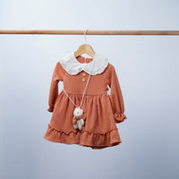 long sleeve dress with white collar