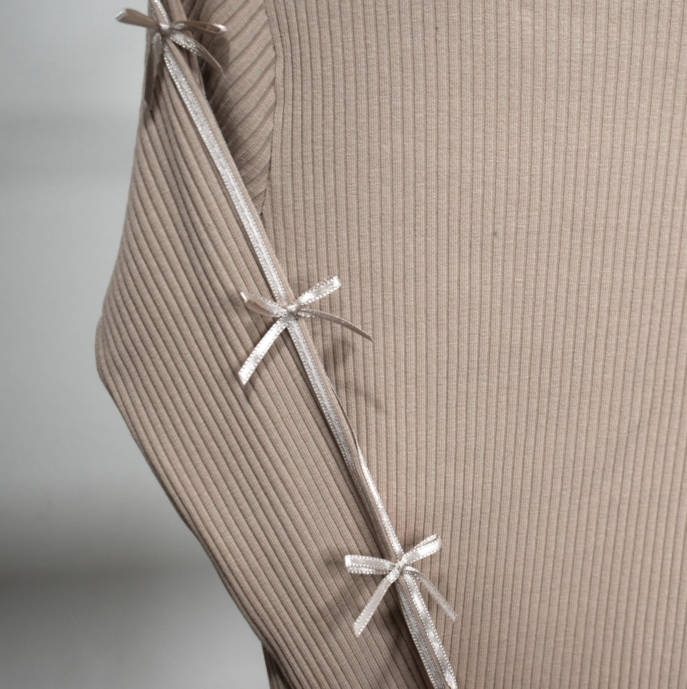 long sleeve sweatshirt for girl with sleeve design beige color