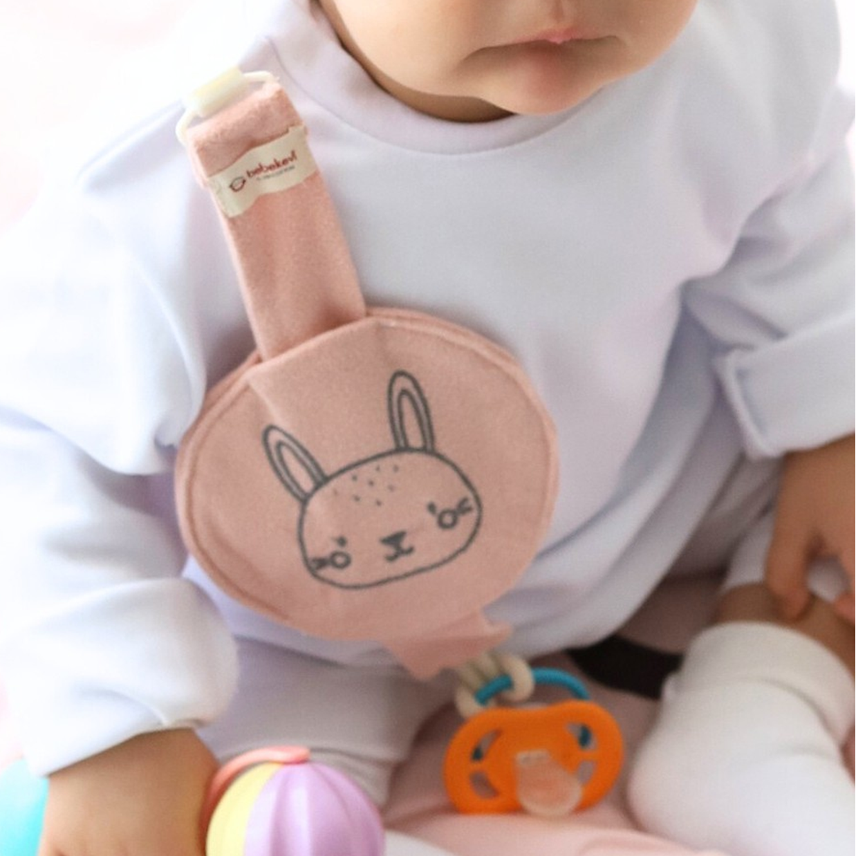 PACIFIER CLIP WITH STORAGE